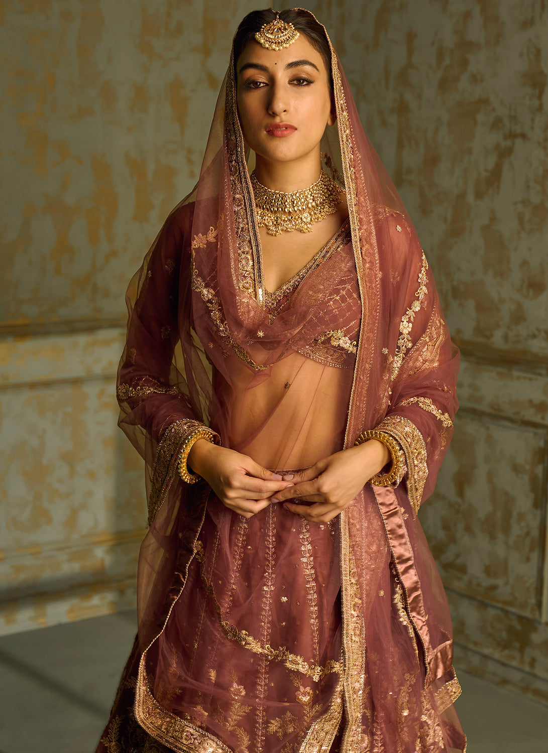 21 Different Lehenga Dupatta Draping Style For All Occassions | Indian  fashion dresses, Lehenga dupatta draping style, Dupatta draping styles