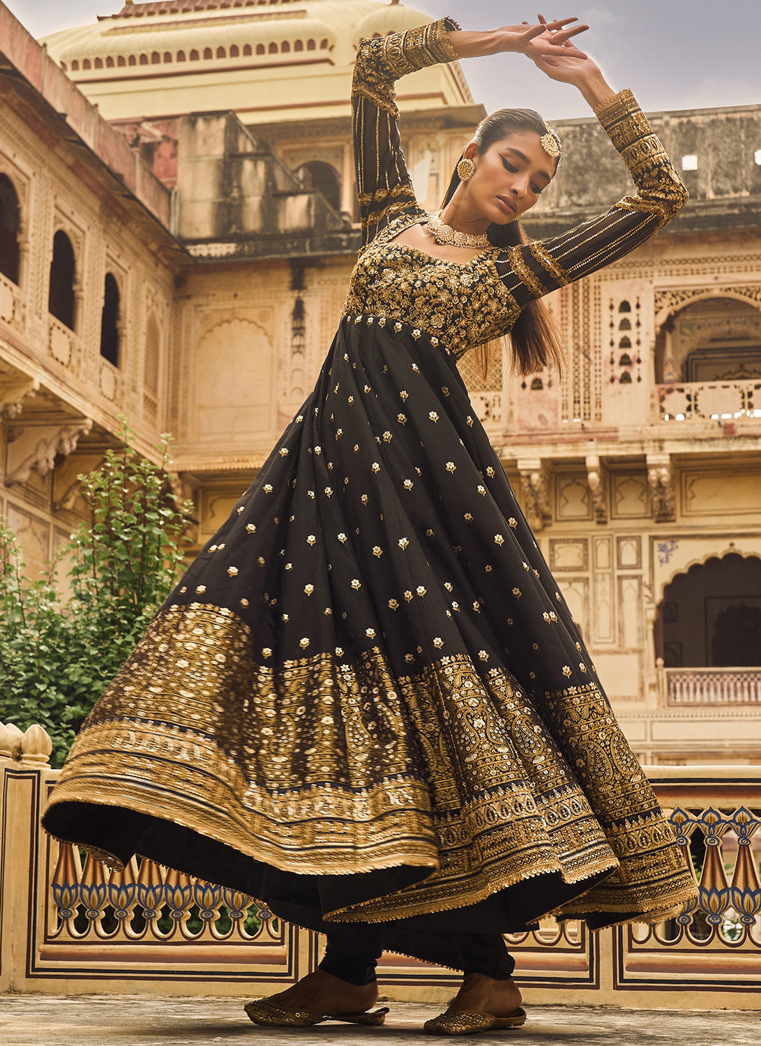 Black anarkali 2024 with golden dupatta