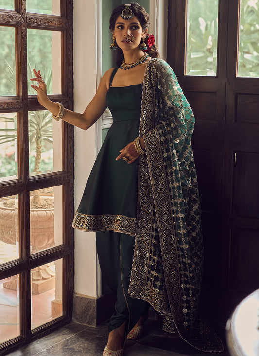 533px x 733px - Punjabi Suit | Designer Salwar Kameez Collection | Lashkaraa