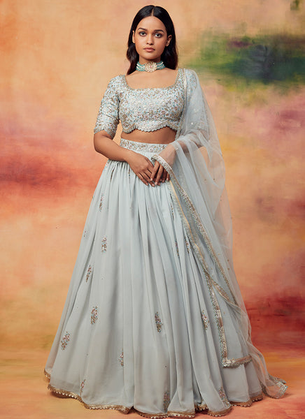 Gorgeous Summer Bride in an Aqua Blue Lehenga is Setting some New Trends |  Indian bridal outfits, Indian bride outfits, Blue bride